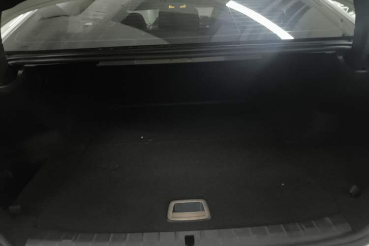 Used BMW 5 Series New Energy 2022 Restyled 535Le M Sport Package Trunk