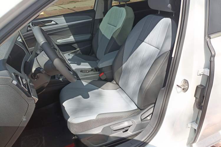 Used Volkswagen Lavida 2024 1.5L Automatic Starry Sky 5 Million Edition Left Front Seat