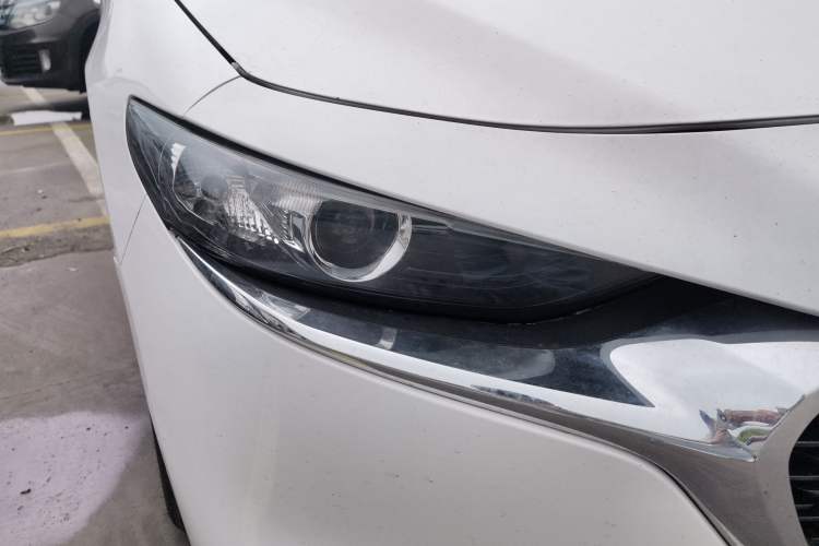 Used Mazda 3 Axela 2021 2.0L Automatic Zhiya Edition Right Front Headlight