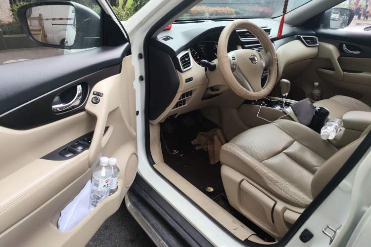 Used Nissan X-Trail 2014 2.0L CVT Comfort Edition 2WD Driver Seat