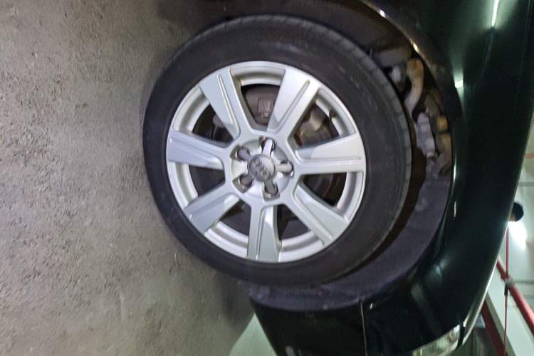 Used Audi A6L 2011 2.7 TDI Comfort Model Right Front Wheel Hub