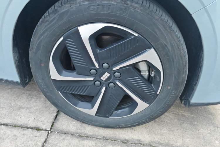 Used Geely Galaxy L6 2024 125km PLUS Dragon Edition
