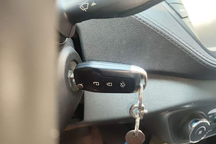 Used Ford Escort 2017 Happiness Edition 1.5L Automatic Fashion Version Vehicle Key