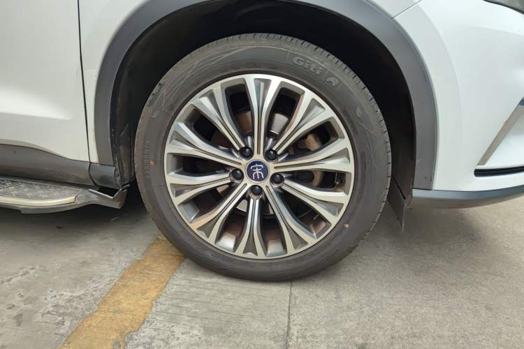 Used BYD Song Pro New Energy 2019 DM 1.5T Four-Wheel Drive Performance Edition Deluxe Model Right Front Wheel Hub