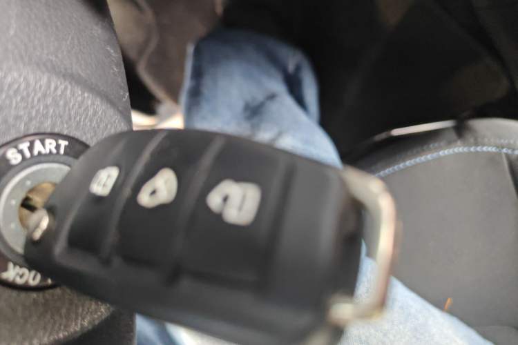 Used JAC Refine M3 2024 PLUS 2.0L HEV Smart Connect Edition Vehicle Key