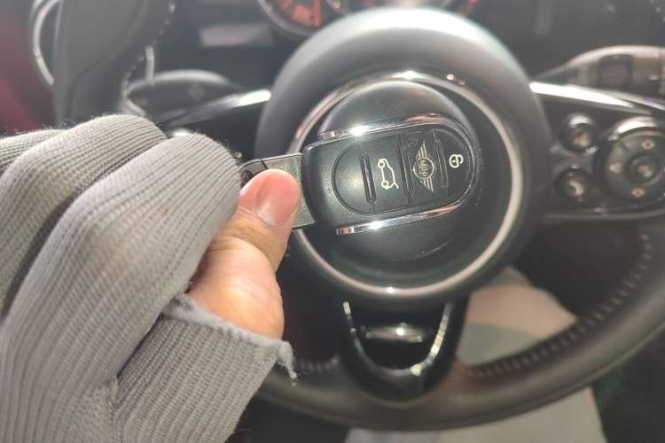 Used MINI MINI 2018 1.5T COOPER Artist Five-Door Edition