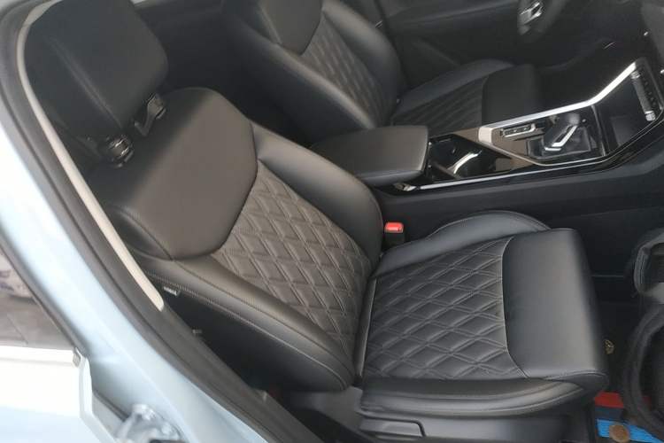 Used Wuling Asta 2022 2.0L DHT Electric-Speed Version