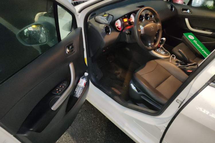 Used Peugeot 408 2013 2.0L Automatic Comfort Edition Driver Seat