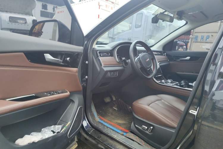 Used Sinotruk VGV U75PLUS 2021 2.0 TGDI Luxury Pro 7-Seater Driver Seat