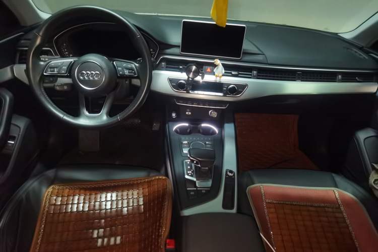 Used Audi A4L 2019 40 TFSI Fashion Edition China VI Emission Standard
