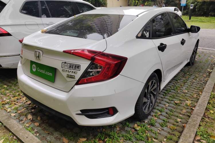 Used Honda Civic 2016 220TURBO CVT Luxury Edition Rear Right 45 Deg