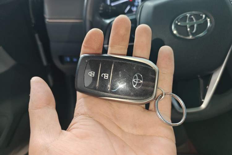 Used Toyota Harrier 2022 2.0L CVT Two-Wheel Drive Deluxe Edition
