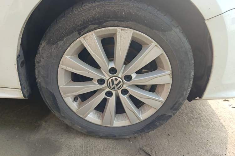 Used Volkswagen Sagitar 2015 1.6L Automatic Comfort Model
