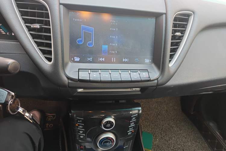 Used Luxgen 5 2015 1.8T Automatic Smart Model Audio And AC Panel