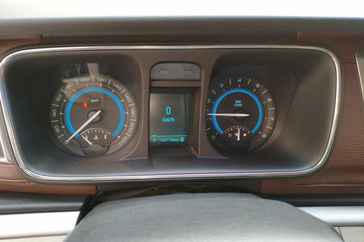 Used Buick GL8 2014 3.0L GT Luxury Business Haoya Edition