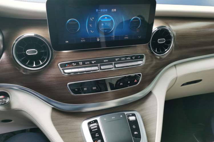 Used Mercedes-Benz V-Class 2022 V 260 L Long Wheelbase Prestige Edition