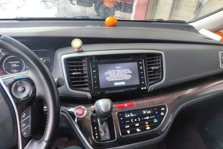 Used Honda Odyssey 2015 Revised Version 2.4L Supreme Edition