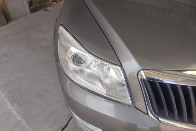 Used Skoda Octavia 2015 Classic Model 1.6L Manual Eado Version