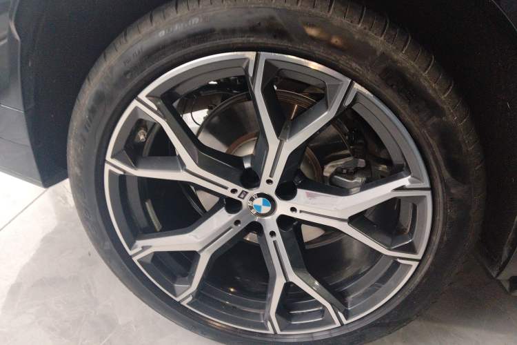 Used BMW X5 2023 xDrive 30Li Luxury M Sport Package
