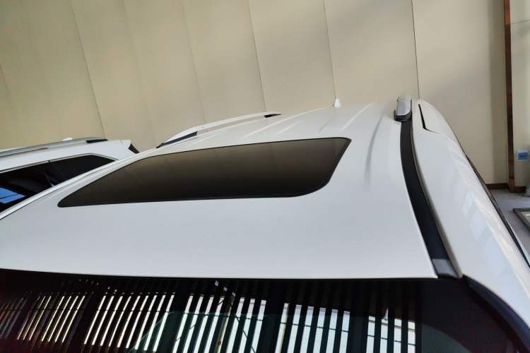 Used Toyota Granvia 2023 2.5L Hybrid Comfort Edition