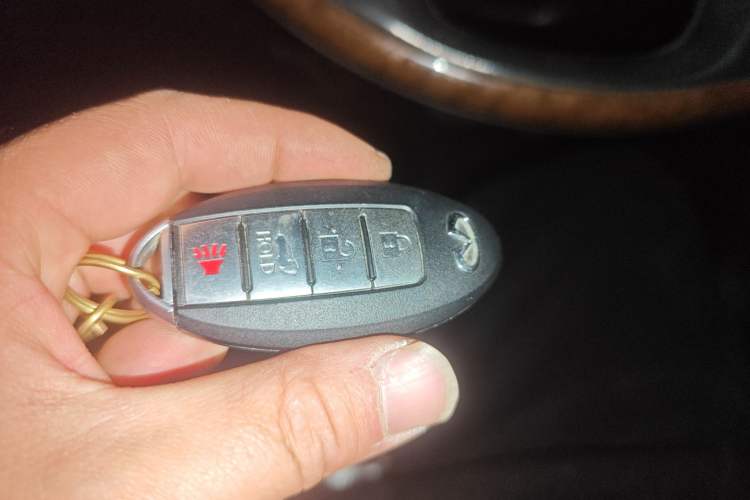 Used Infiniti QX80 2013 5.6L 4WD
