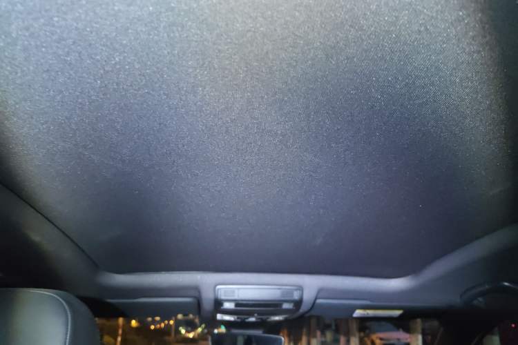 Used Volkswagen T-ROC 2024 300TSI DSG Two-Wheel-Drive Chen Guang Edition
