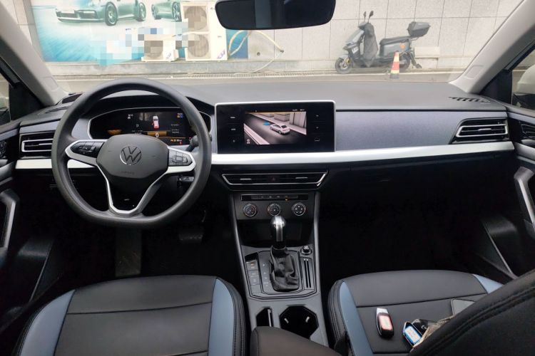 Used Volkswagen Lavida 2024 1.5L Automatic DeYi Edition Center Console