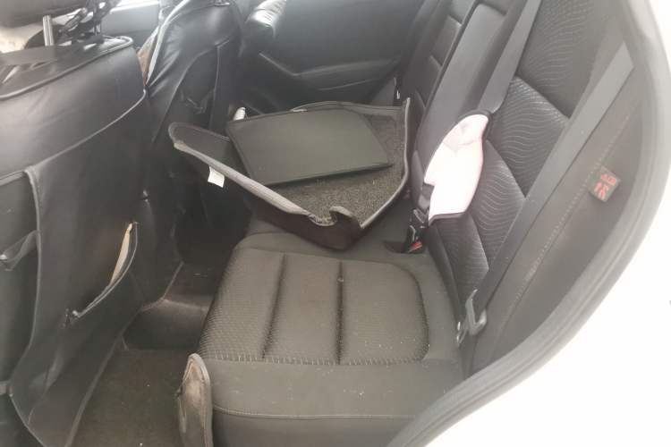 Used Mazda CX-5 2014 2.0L Automatic Two-Wheel Drive Urban Version Left Rear Seat