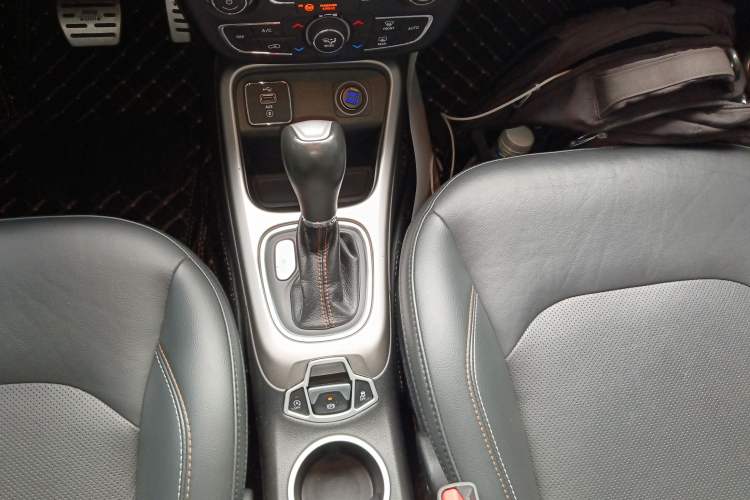 Used Jeep Compass 2017 200T Automatic Family Edition
