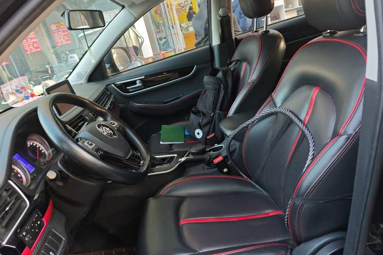 Used FORTHING Joyear X5 2017 Enjoy Series 1.6L CVT Luxury Model
