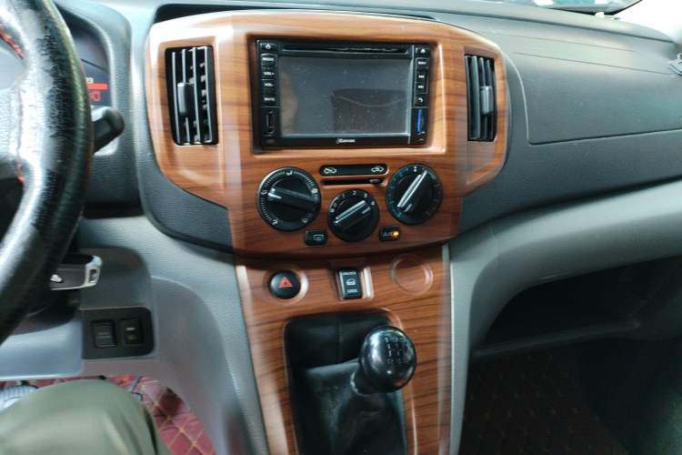 Used Nissan NV200 2011 1.6L 232 Seats Zunya Trim