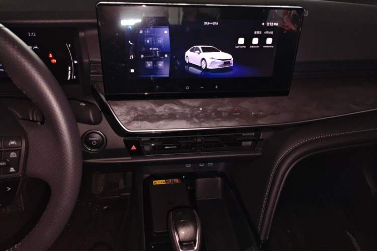 Used Toyota Camry 2024 Dual-Motor 2.0 HGVP Luxury Edition Audio And AC Panel