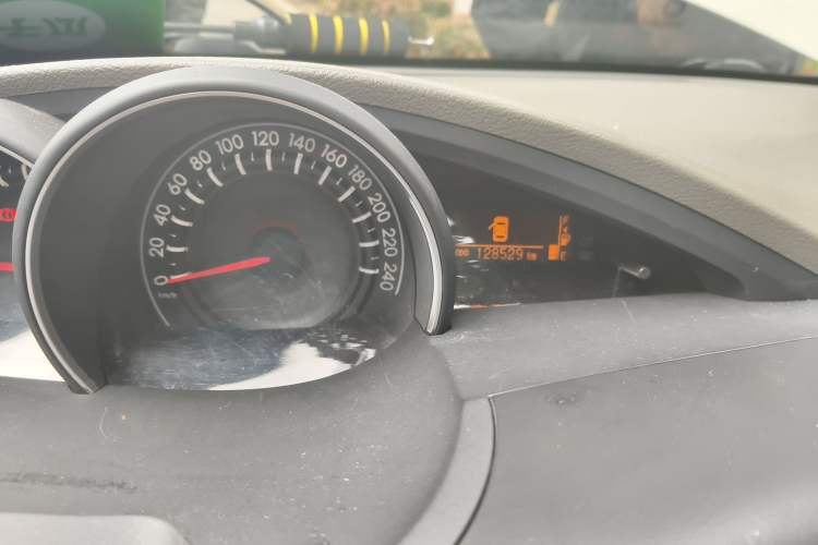 Used Toyota Verso 2014 Starlight 180G CVT Luxury Edition Odometer Close Up