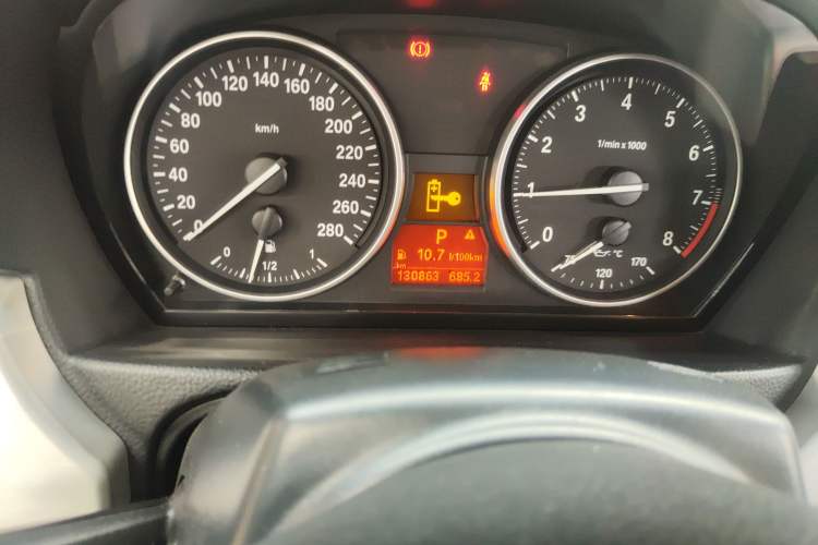 Used BMW 3 Series 2011 325i Convertible Coupe Odometer Close Up