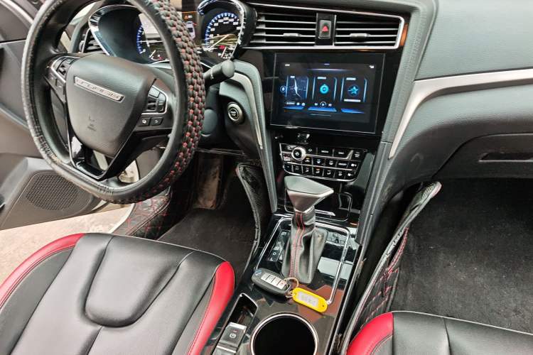 Used Venucia D60 2019 100 000 Honor 1.6L XL CVT Chenku Edition China VI Standard
