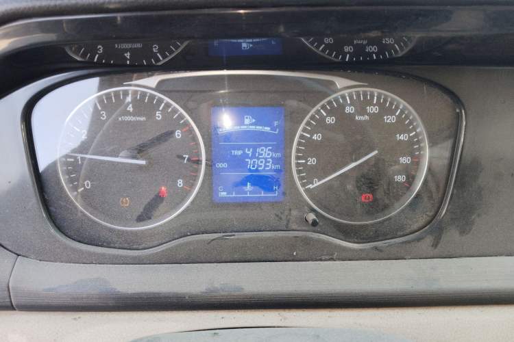 Used CHANGAN KUAYUE Xing V3 2023 1.3L Gasoline Comfort Model 5-Seater Passenger Vehicle Instrument Cluster