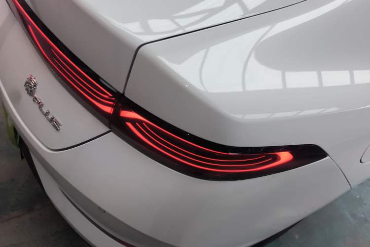 Used BYD Qin PLUS 2025 DM-i Smart Drive 55KM Leading Model Right Rear Taillight