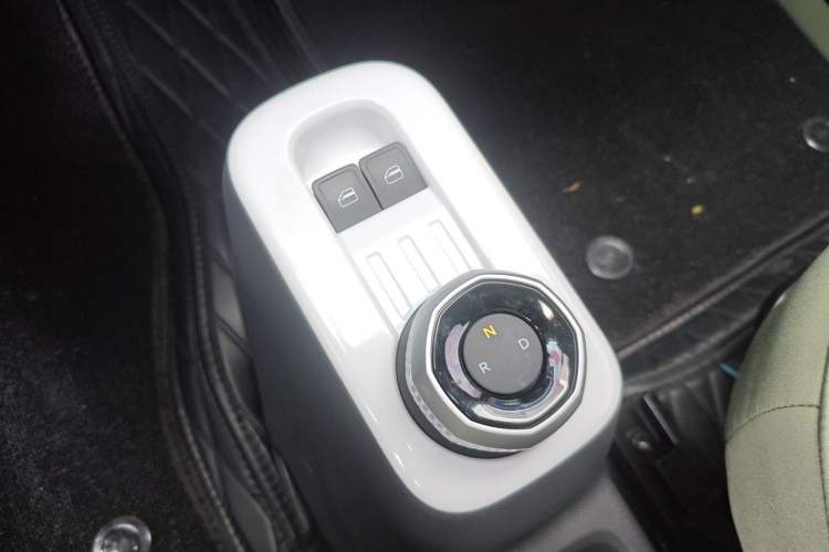 Used Geely Galaxy Panda 2025 210km Panda Rider Gear Lever