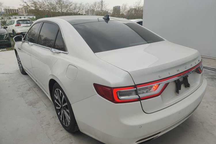 Used Lincoln Continental 2018 2.0T Two-Wheel Drive Luxury Edition Exterior 2