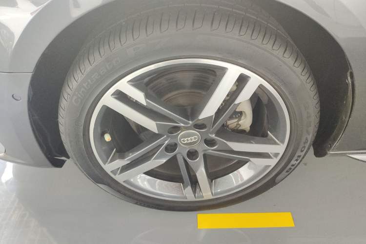 Used Audi A4L 2020 40 TFSI Luxury Dynamic Model
