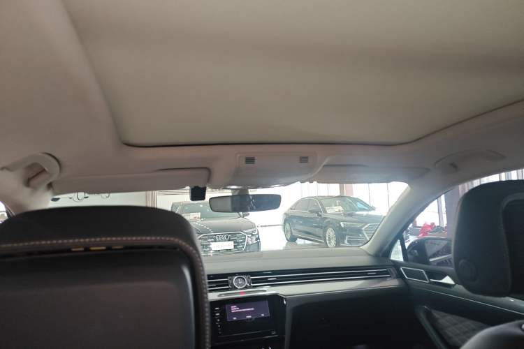 Used Volkswagen Magotan 2023 2 Million Units Limited Edition 330TSI DSG Leading Version
