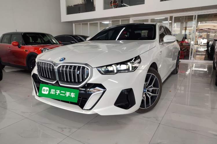 Used BMW i5 2024 eDrive 35L M Sport Package Guazi used car, China used car export, Used car for sale, Used  cars, Cheapest cars for sale