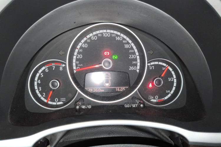 Used Volkswagen Beetle 2014 1.2TSI Comfort Model Instrument Cluster