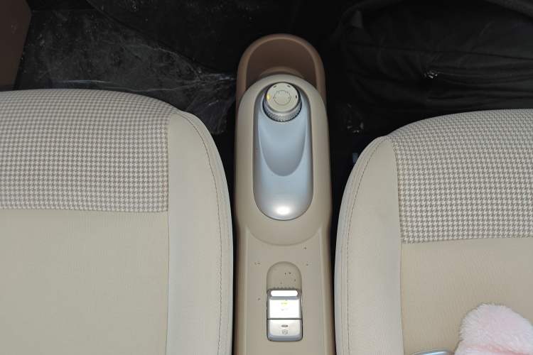 Used Wuling Hongguang MINIEV 2025 Four-Door Version Zhenxiang+ Edition Gear Lever