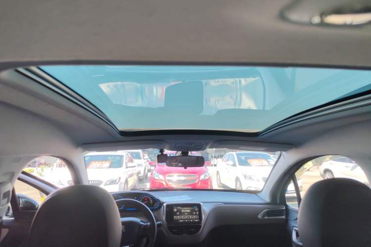 Used Peugeot 2008 2014 1.6L Automatic Navigation Edition Headliner