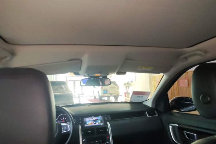 Used Land Rover Discovery Sport 2019 240 PS SE Version China VI Standard Headliner