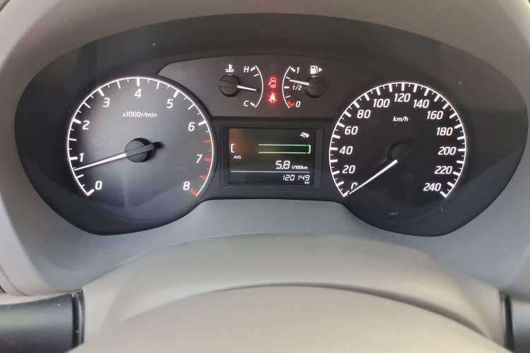 Used Nissan Sylphy 2012 1.6 XL Manual Luxury Edition