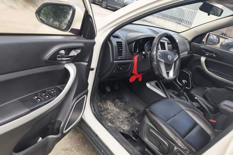 Used CHANGAN CS35 2015 1.6L Manual Luxury Model China IV Standard