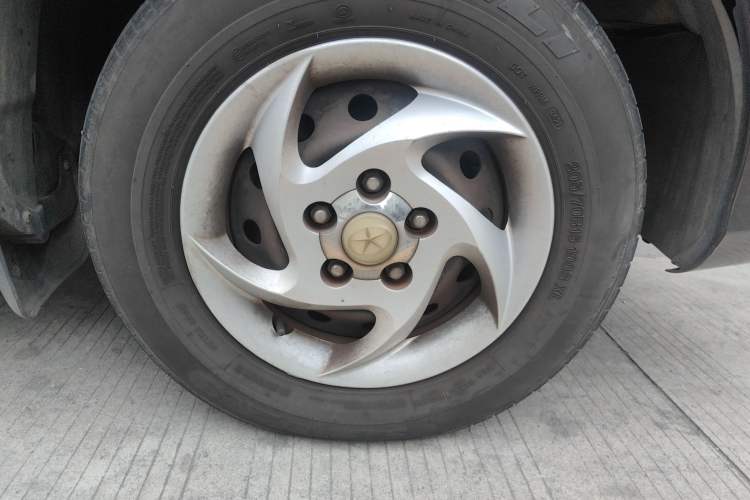 Used JAC Refine 2015 2.0L Shuttle Gasoline Long-Wheelbase Comfort Version HFC4GA3-3D
