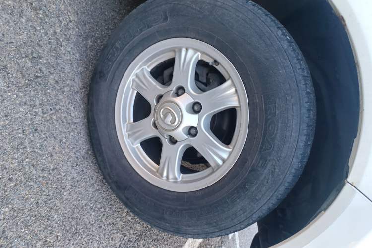 Used Haval H5 Classic 2010 Zhizun Edition 2.4L Four-Wheel Drive Comfort Model Right Front Wheel Hub